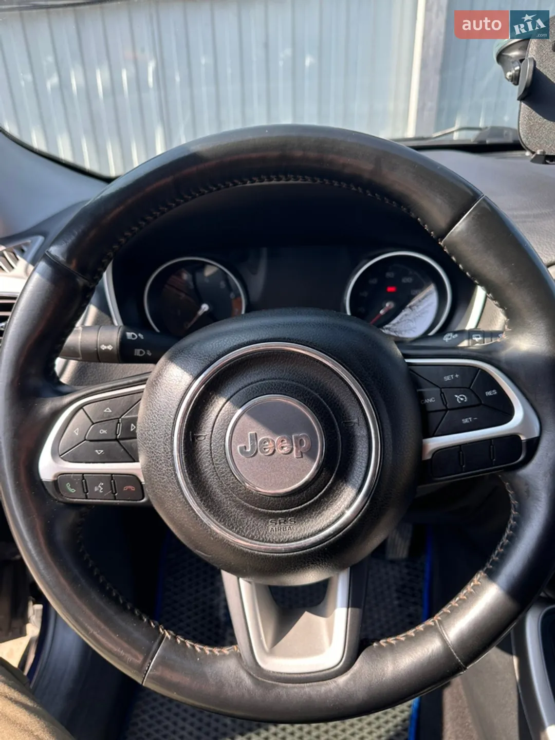 2017 Jeep Compass - мініатюра 12