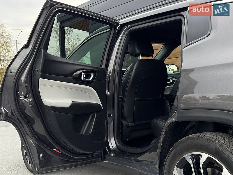 Внедорожник / Кроссовер Jeep Compass 2023 в Ровно