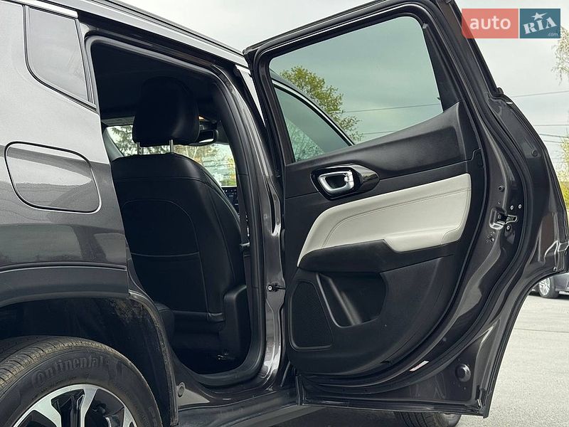 Внедорожник / Кроссовер Jeep Compass 2023 в Ровно