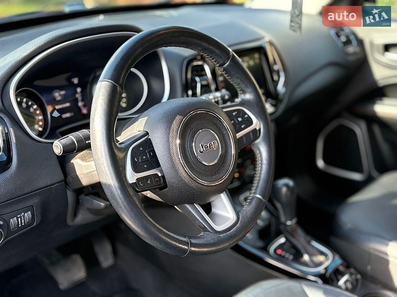 Внедорожник / Кроссовер Jeep Compass 2017 в Киеве