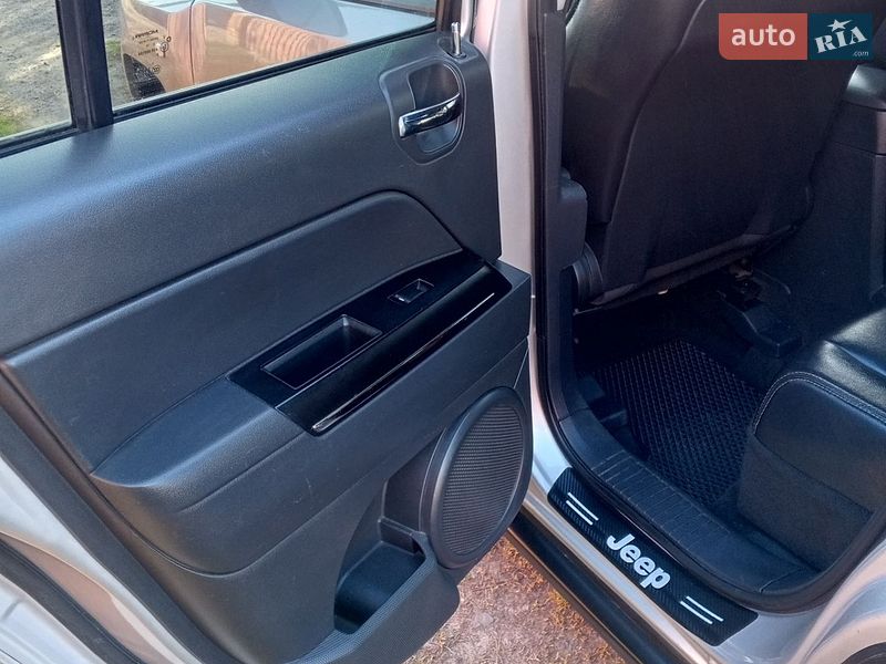 Внедорожник / Кроссовер Jeep Compass 2011 в Козельщине