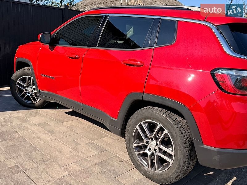 Внедорожник / Кроссовер Jeep Compass 2017 в Чернигове