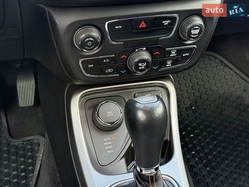 Внедорожник / Кроссовер Jeep Compass 2017 в Киеве