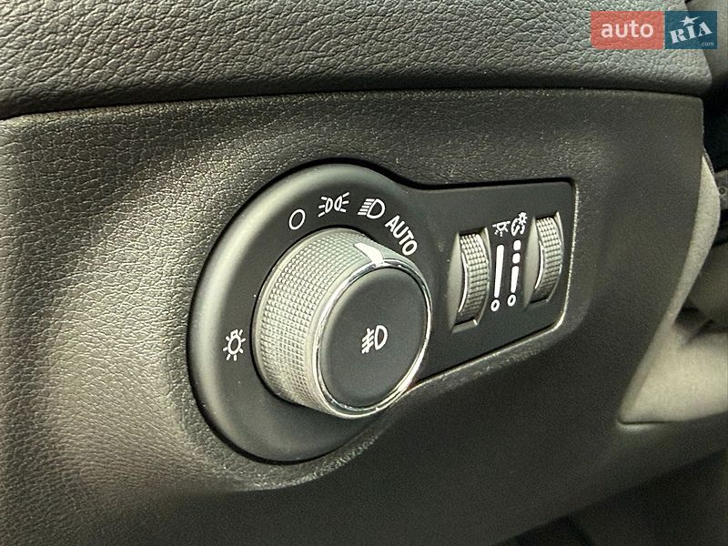 Внедорожник / Кроссовер Jeep Compass 2017 в Киеве
