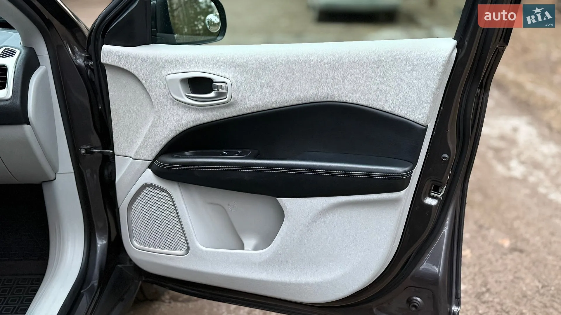 2018 Jeep Compass - мініатюра 16