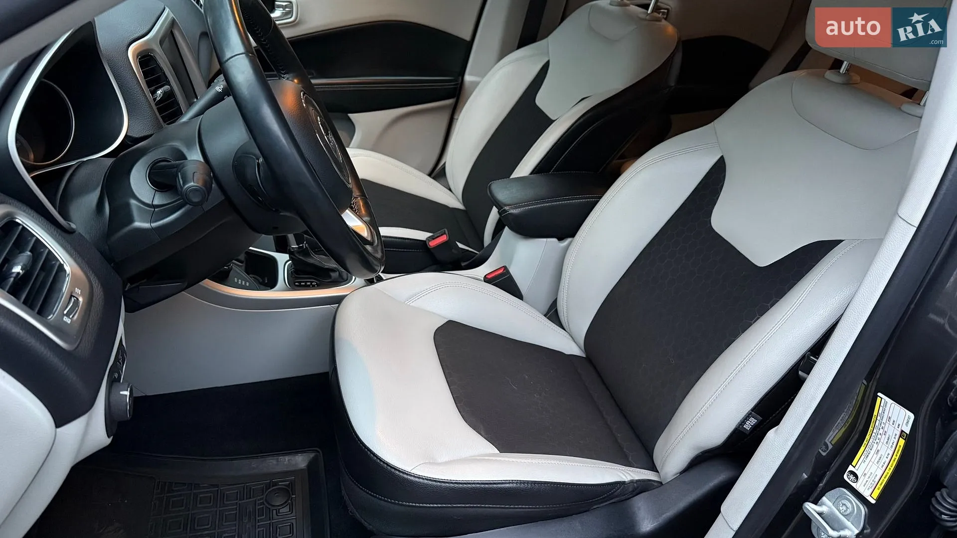 2018 Jeep Compass - мініатюра 26