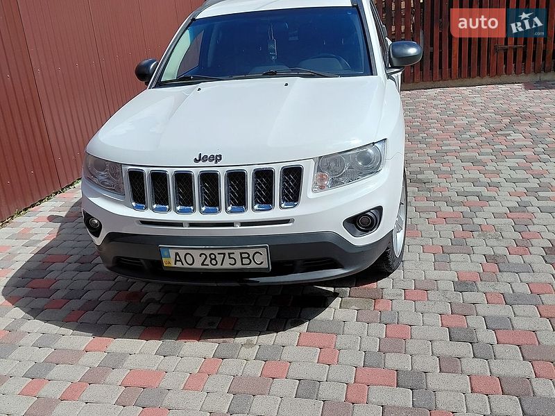 Внедорожник / Кроссовер Jeep Compass 2012 в Тячеве