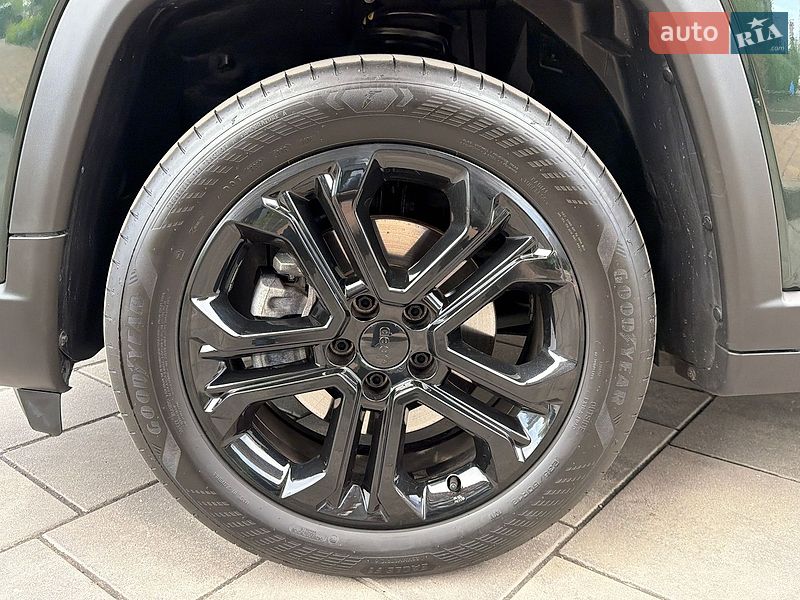 Внедорожник / Кроссовер Jeep Compass 2025 в Киеве
