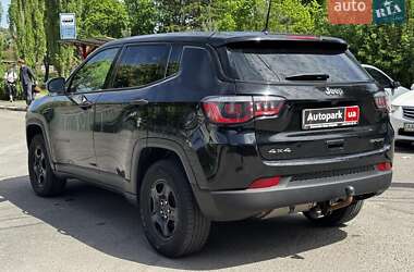 Внедорожник / Кроссовер Jeep Compass 2017 в Киеве