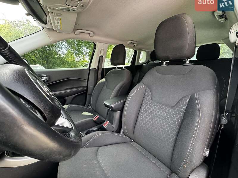 Внедорожник / Кроссовер Jeep Compass 2017 в Киеве
