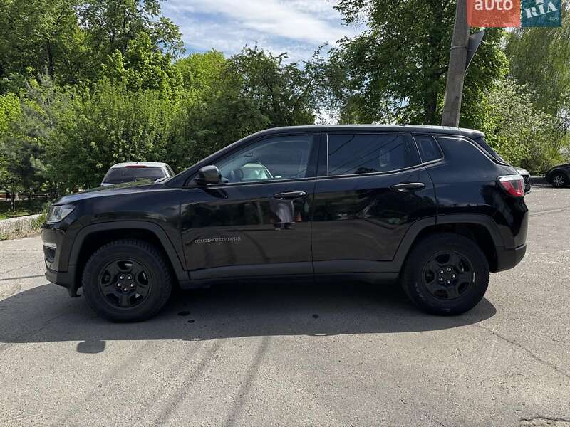 Внедорожник / Кроссовер Jeep Compass 2017 в Киеве