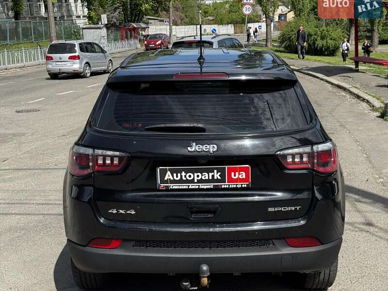Внедорожник / Кроссовер Jeep Compass 2017 в Киеве