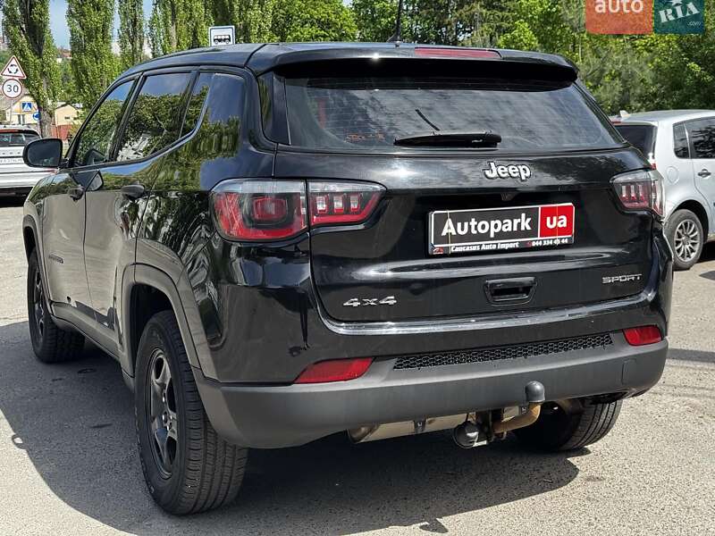 Внедорожник / Кроссовер Jeep Compass 2017 в Киеве