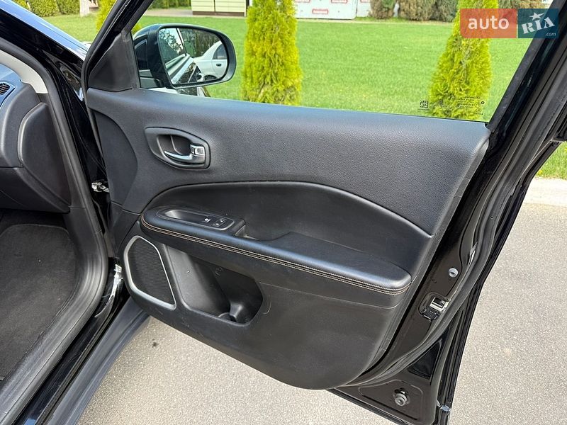 Позашляховик / Кросовер Jeep Compass 2019 в Києві