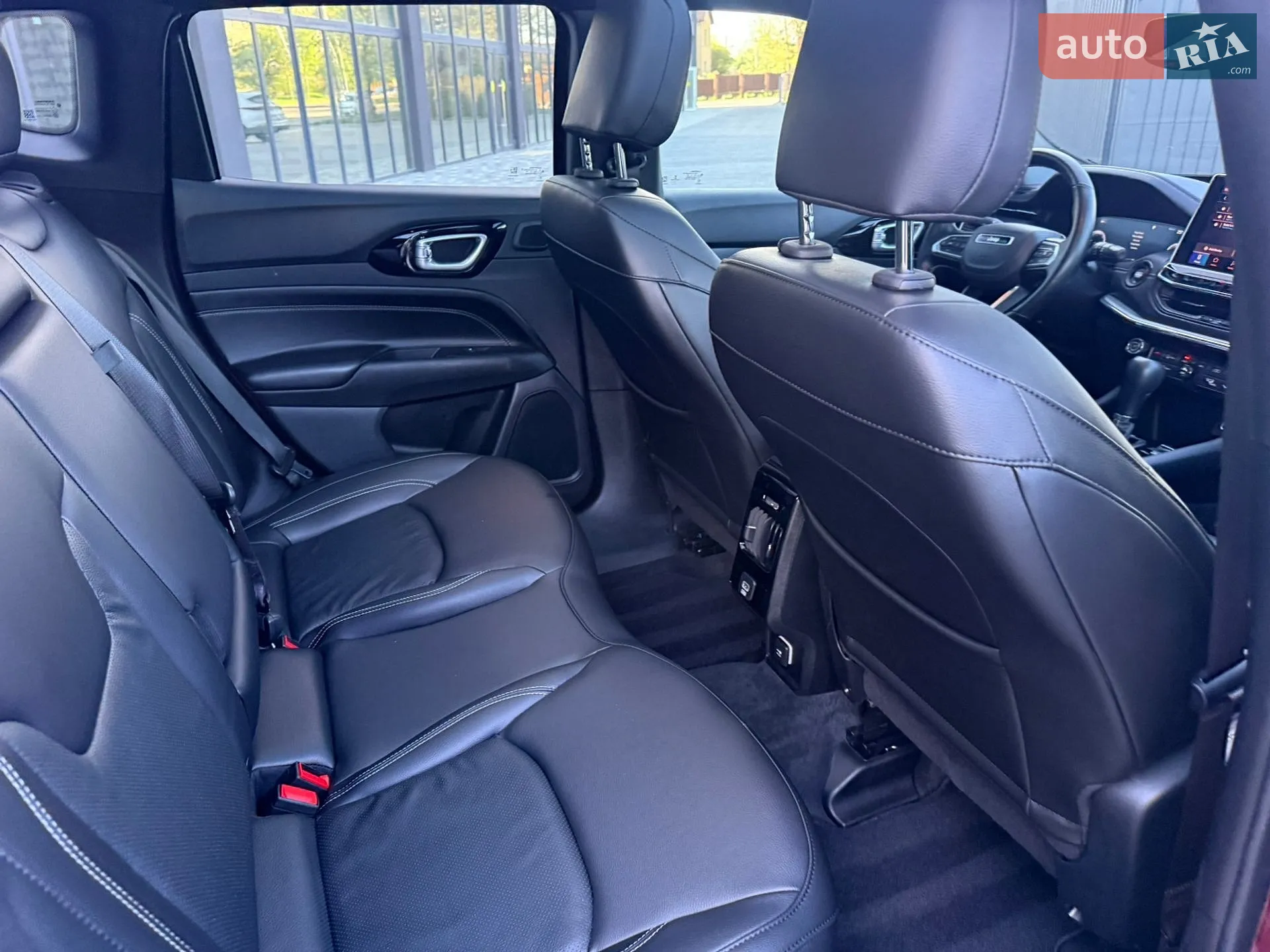 2022 Jeep Compass - мініатюра 28