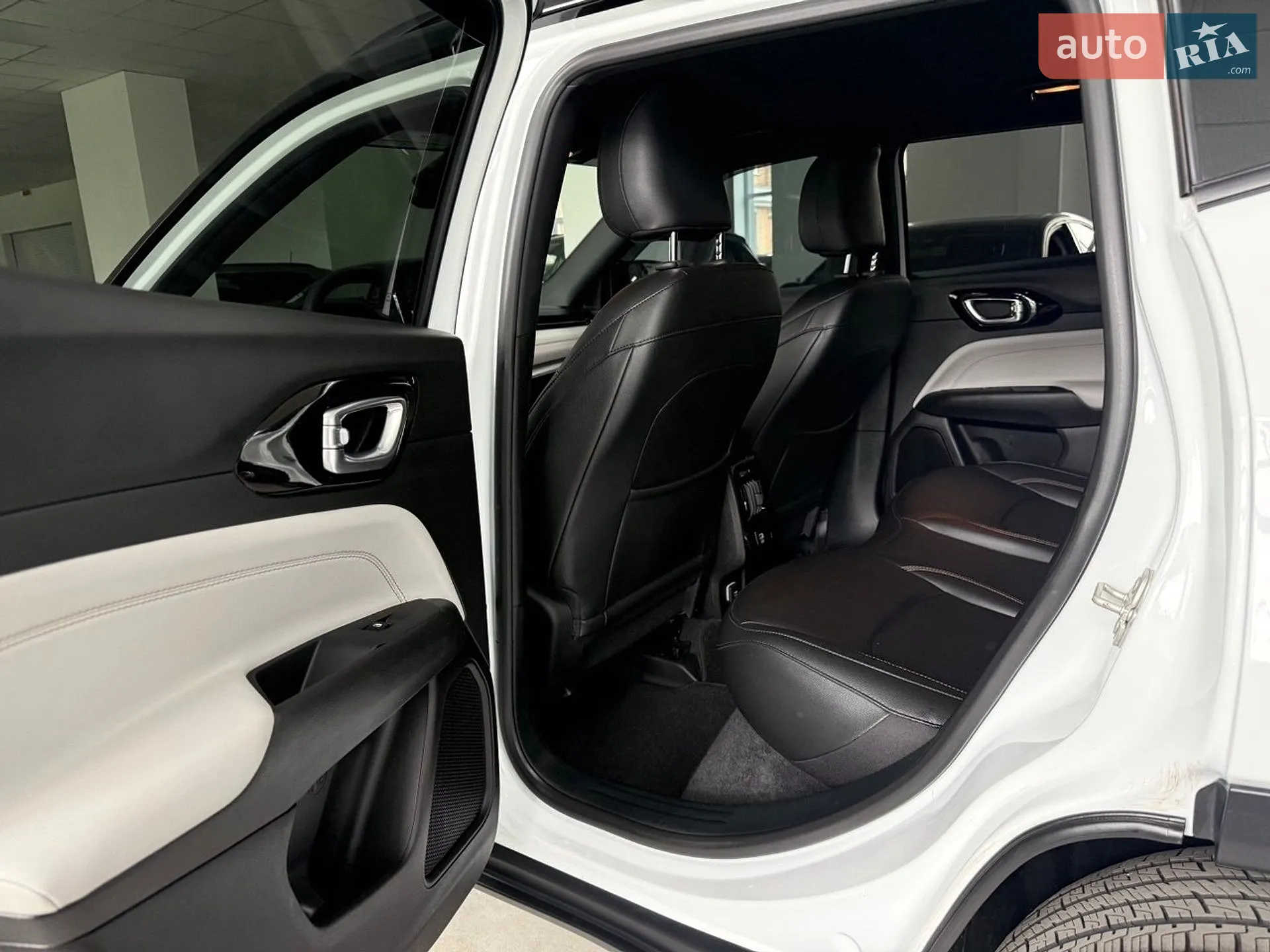 2023 Jeep Compass - мініатюра 13