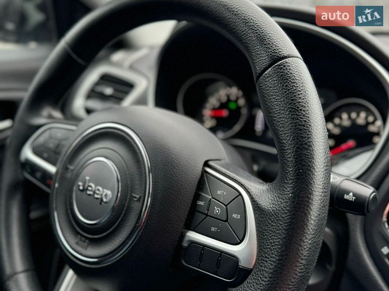 Внедорожник / Кроссовер Jeep Compass 2017 в Киеве