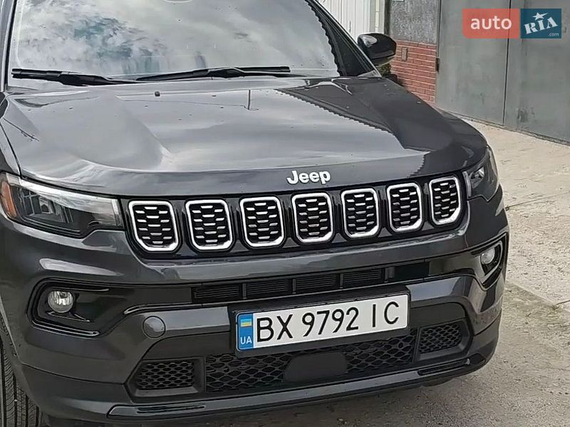 2024 Jeep Compass, VIN 3C4NJDCN0RT162261:plate — фото 1 (autoria)