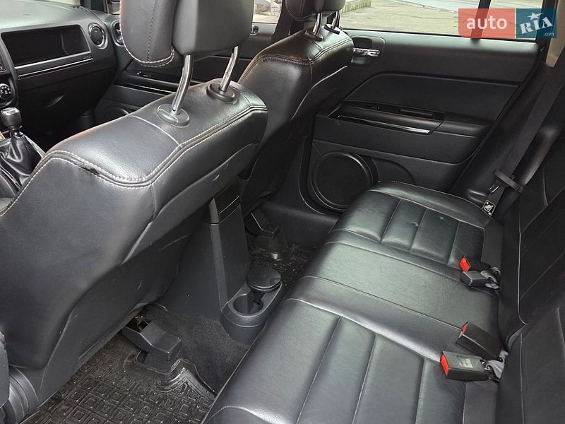 Внедорожник / Кроссовер Jeep Compass 2011 в Валках