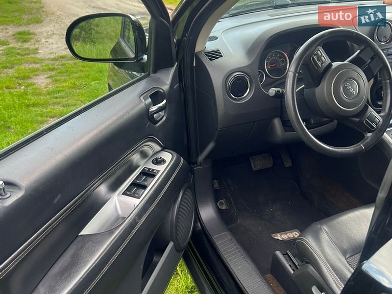 Внедорожник / Кроссовер Jeep Compass 2013 в Мироновке