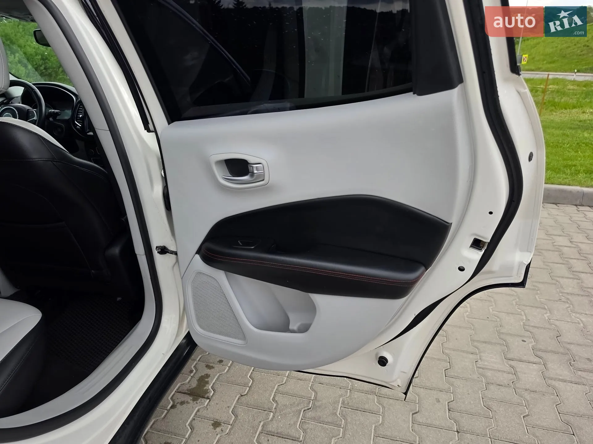 2017 Jeep Compass - мініатюра 24