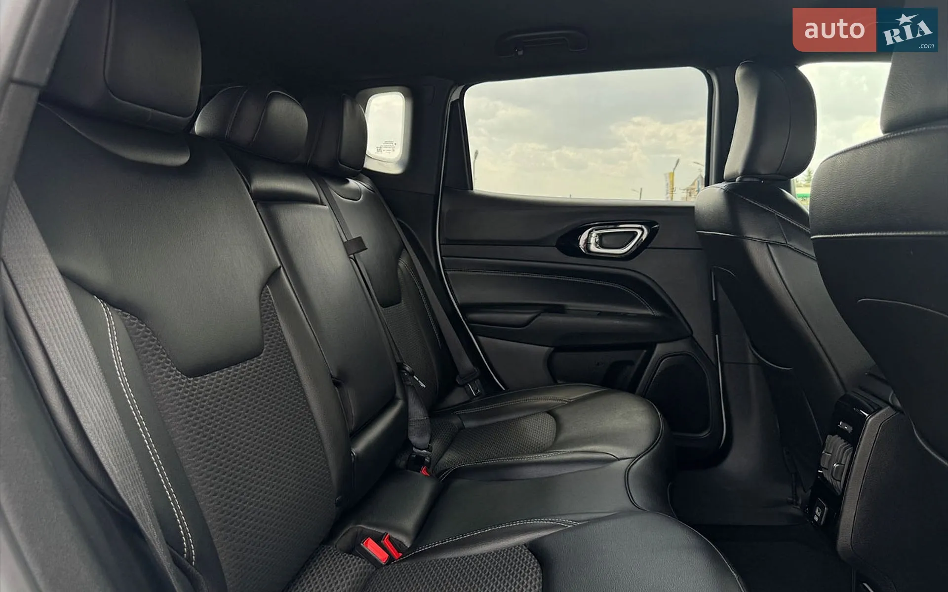 2023 Jeep Compass - мініатюра 24