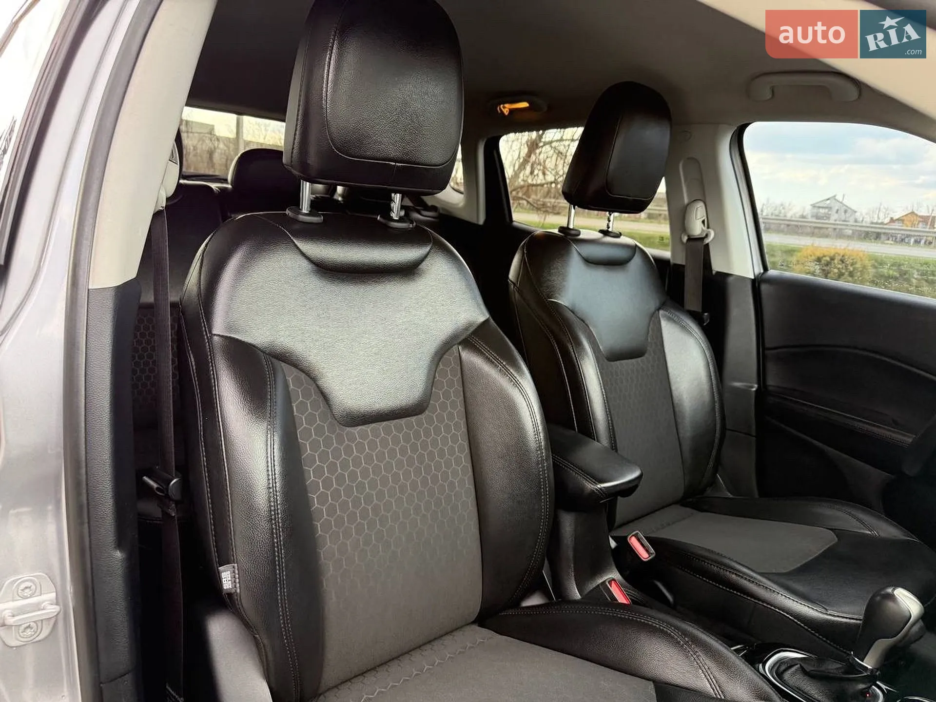 2018 Jeep Compass - мініатюра 31