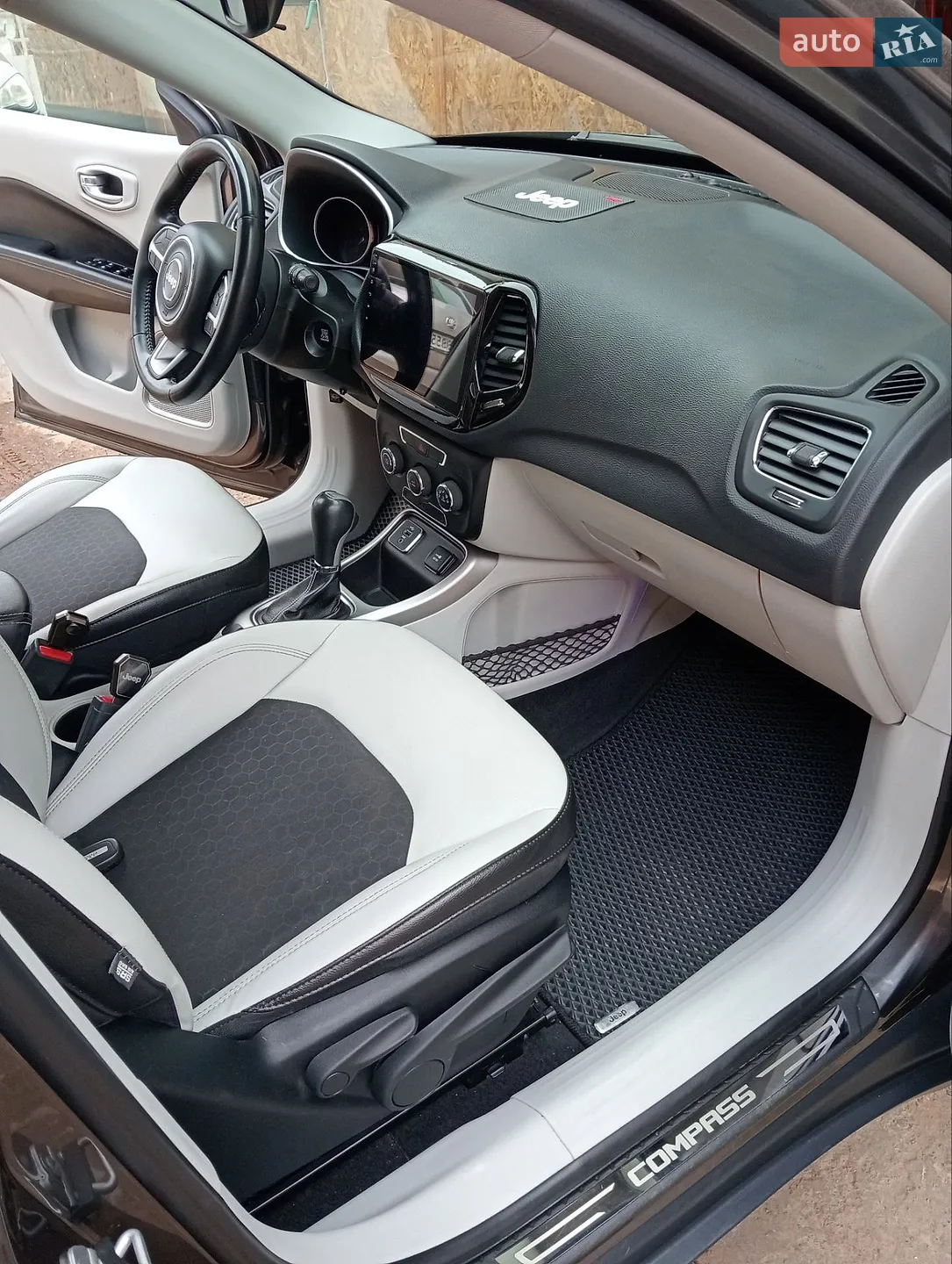 2018 Jeep Compass - мініатюра 2
