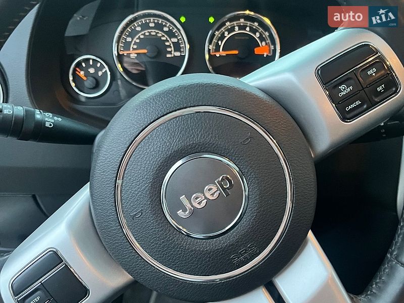 2015 Jeep Compass, VIN 1C4NJDEB4FD258351:plate — photo 1 (autoria)