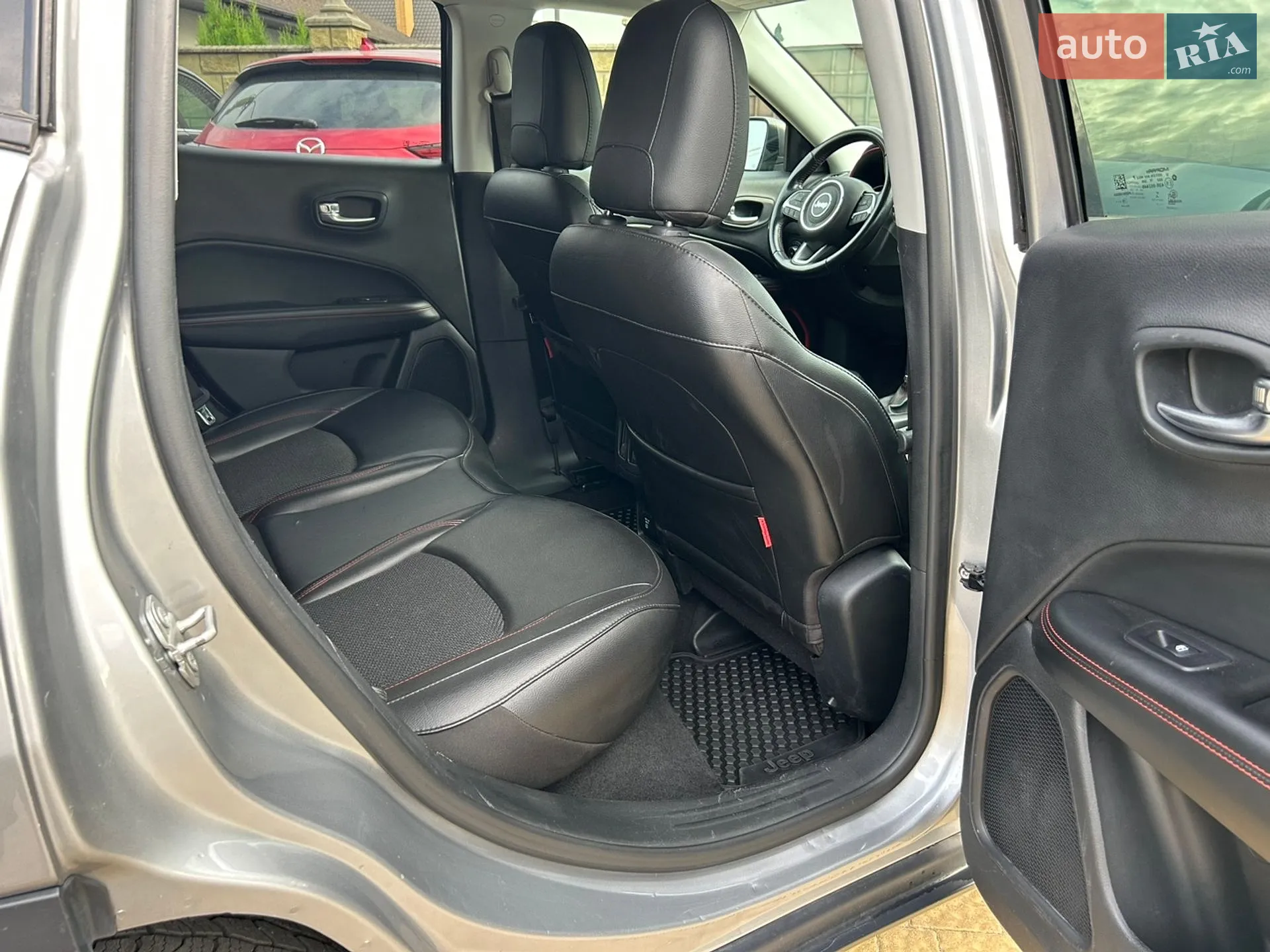 2019 Jeep Compass - мініатюра 28