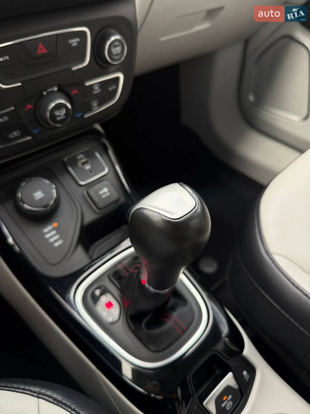 2017 Jeep Compass - мініатюра 17