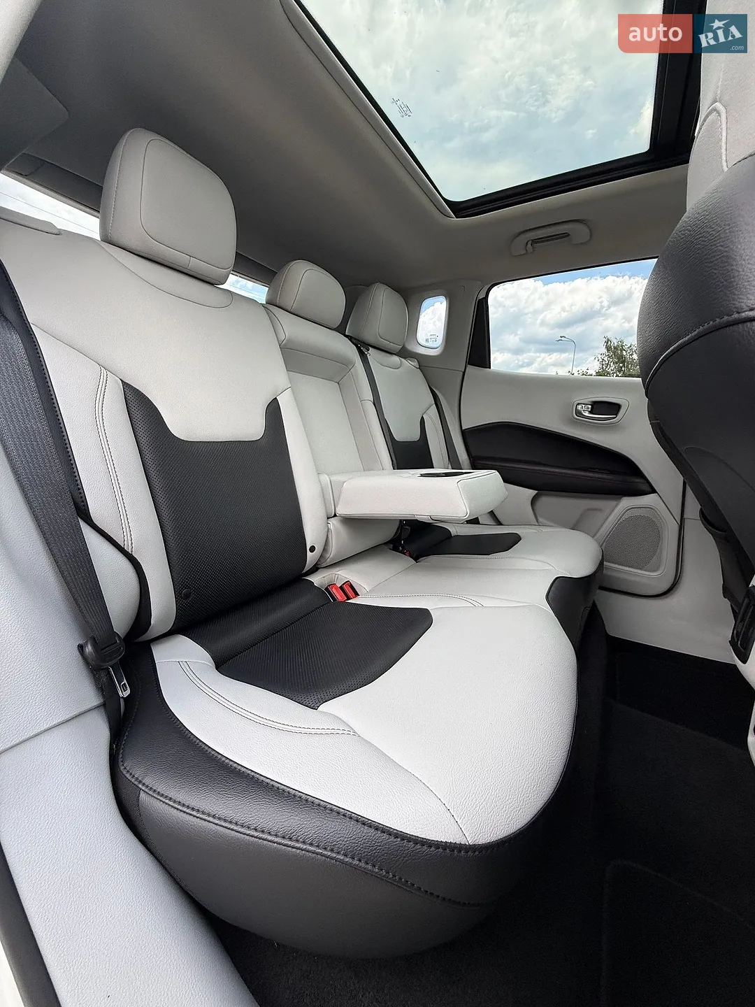 2017 Jeep Compass - мініатюра 26