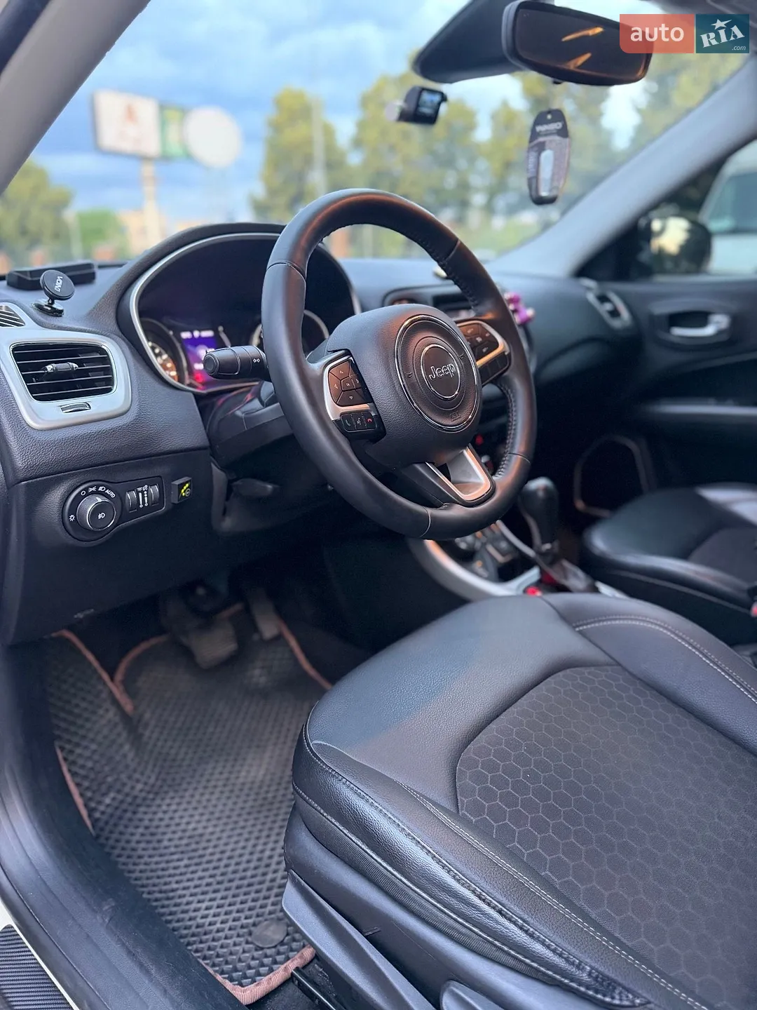 2018 Jeep Compass - мініатюра 17