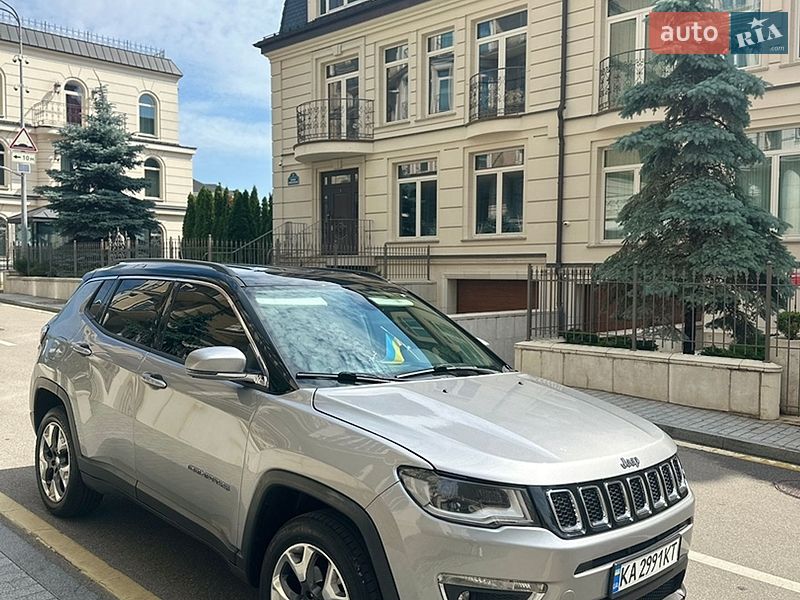 Внедорожник / Кроссовер Jeep Compass 2017 в Киеве