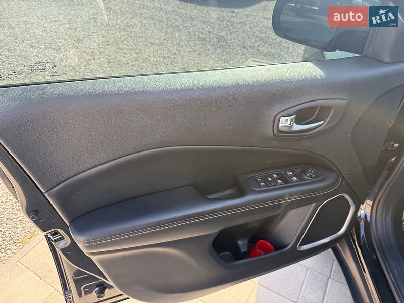 Внедорожник / Кроссовер Jeep Compass 2018 в Ровно