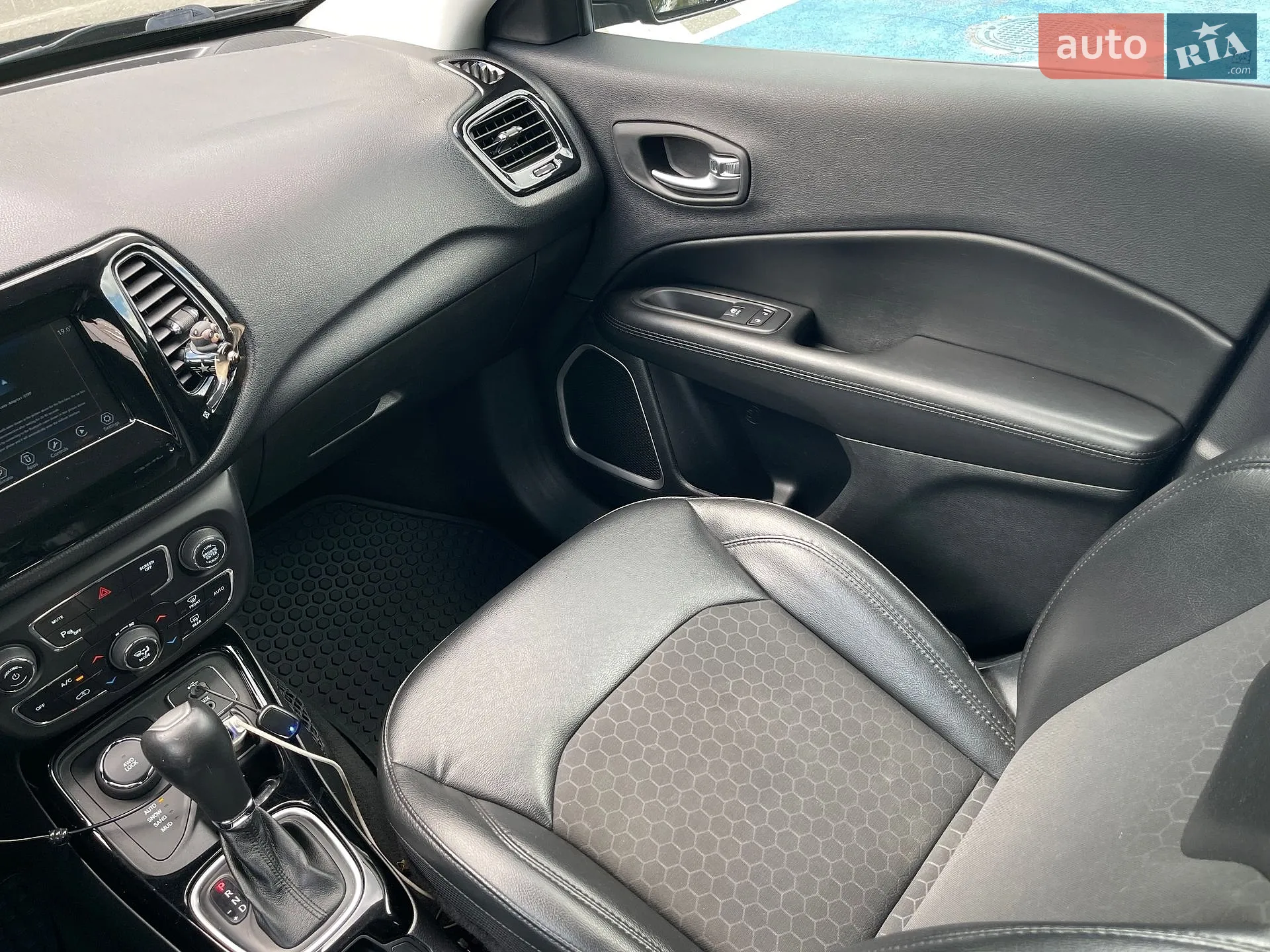 2018 Jeep Compass - мініатюра 19