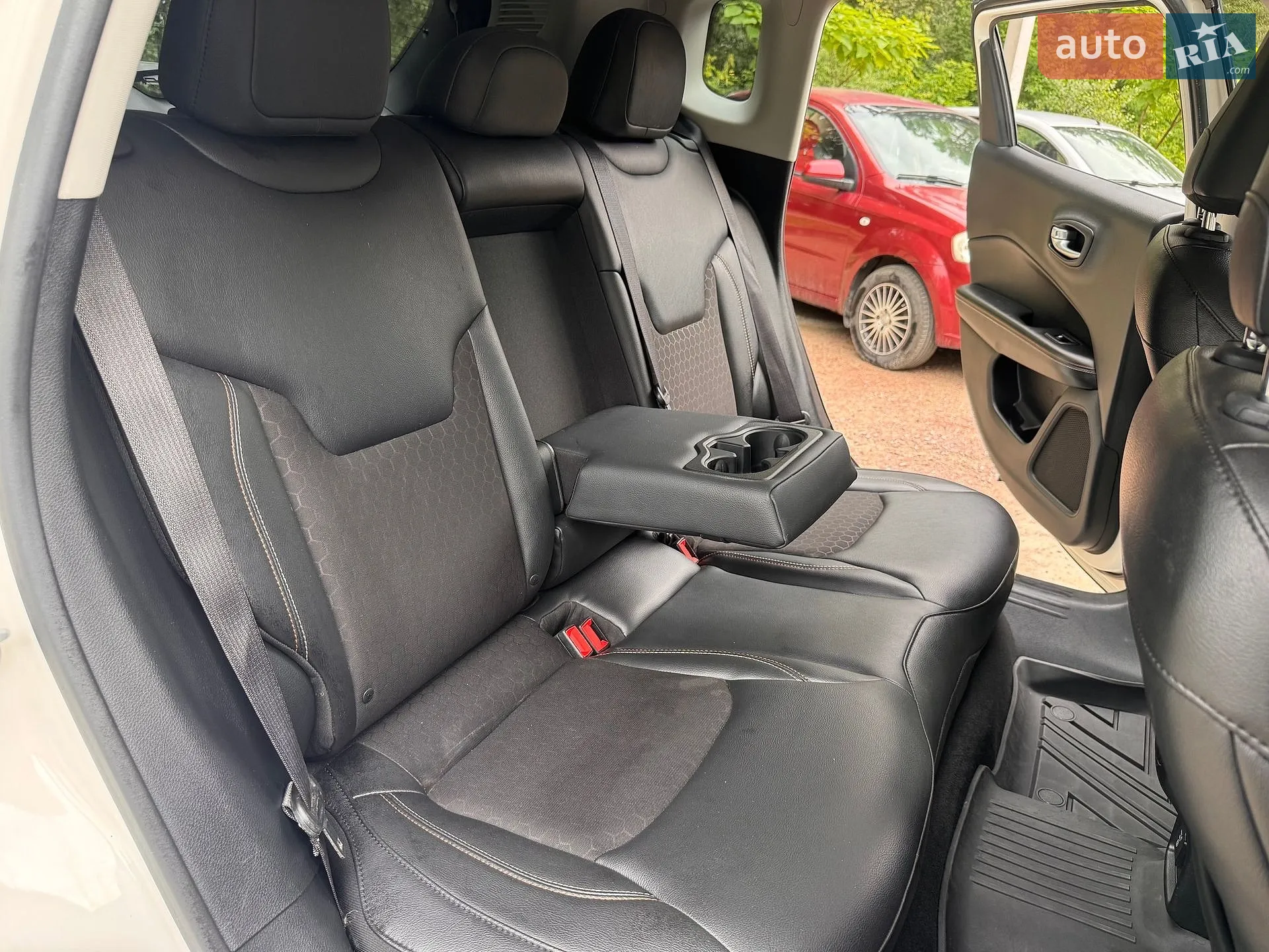 2017 Jeep Compass - мініатюра 26