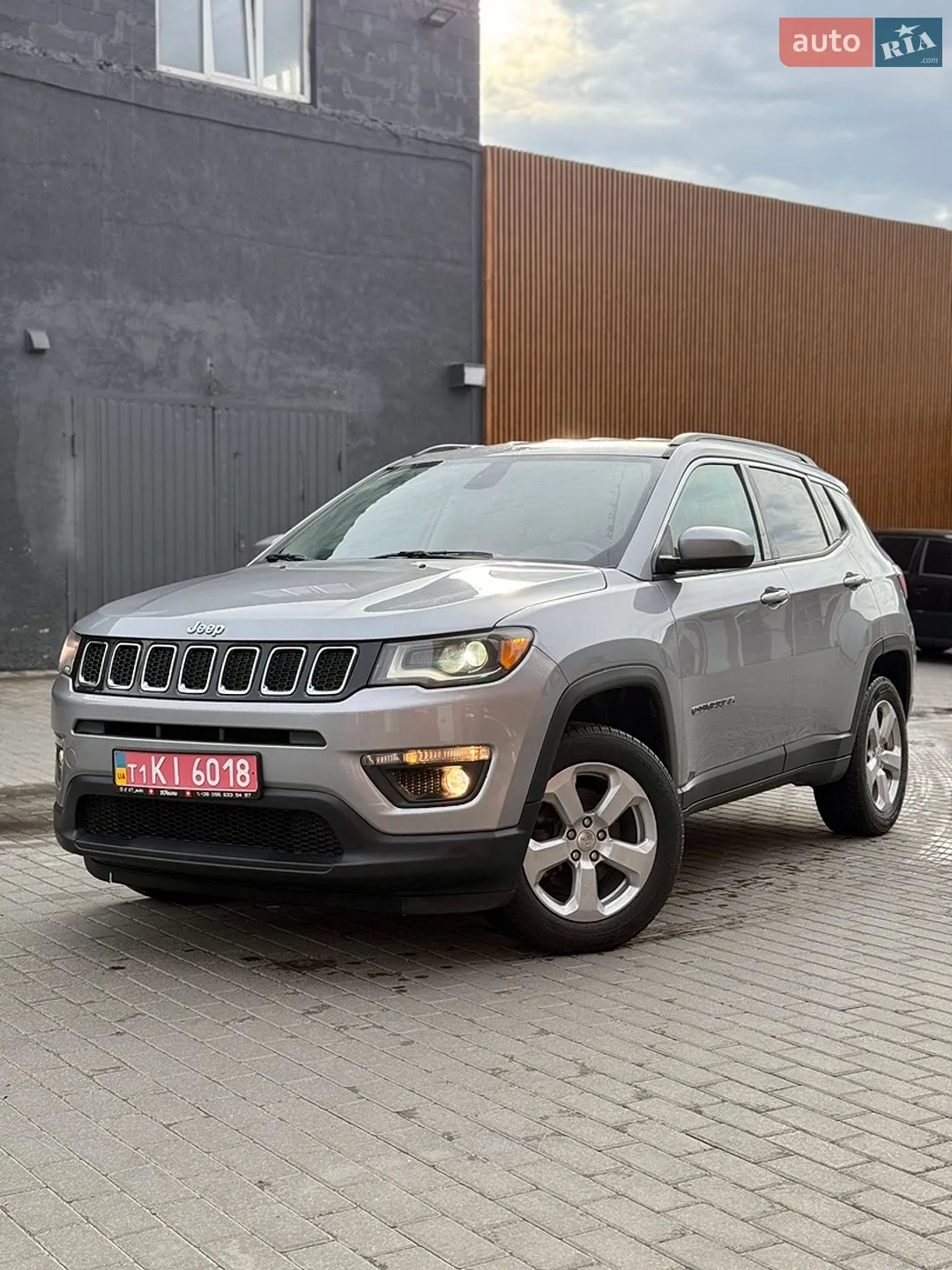 2018 Jeep Compass - мініатюра 2