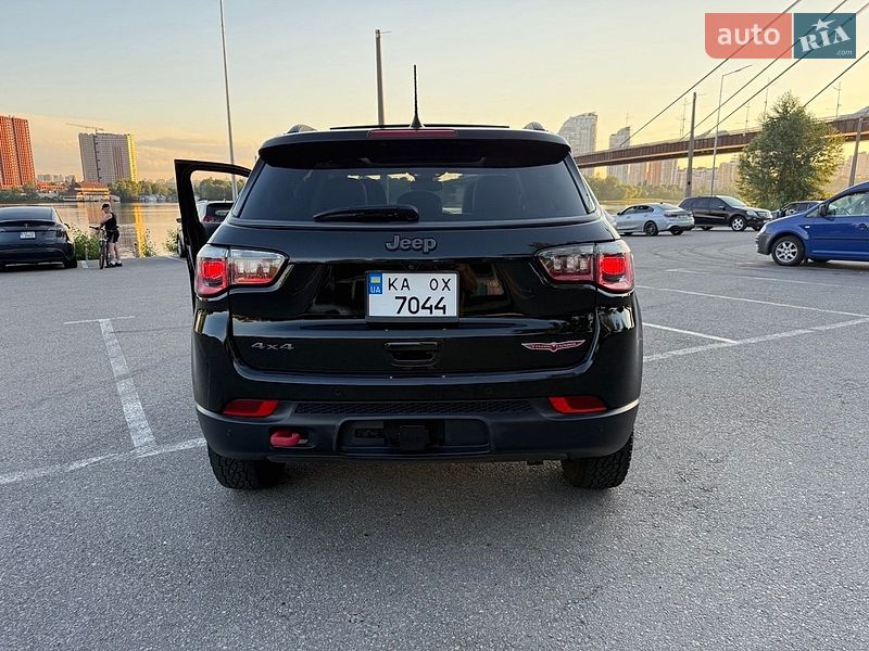 Внедорожник / Кроссовер Jeep Compass 2017 в Киеве