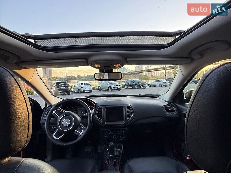 Внедорожник / Кроссовер Jeep Compass 2017 в Киеве