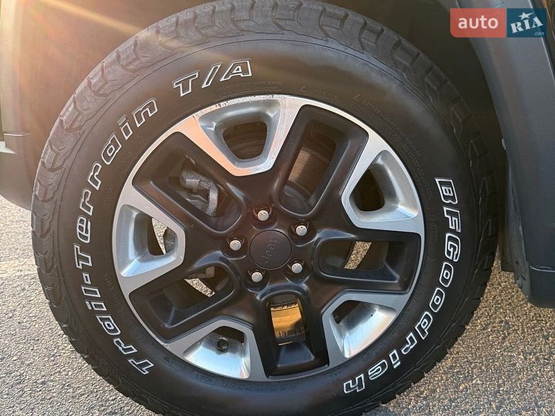 Внедорожник / Кроссовер Jeep Compass 2017 в Киеве