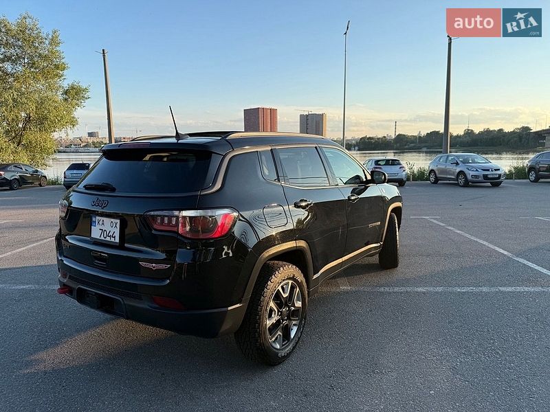 Внедорожник / Кроссовер Jeep Compass 2017 в Киеве