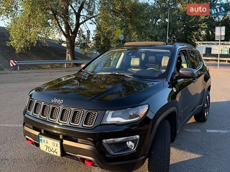 Внедорожник / Кроссовер Jeep Compass 2017 в Киеве