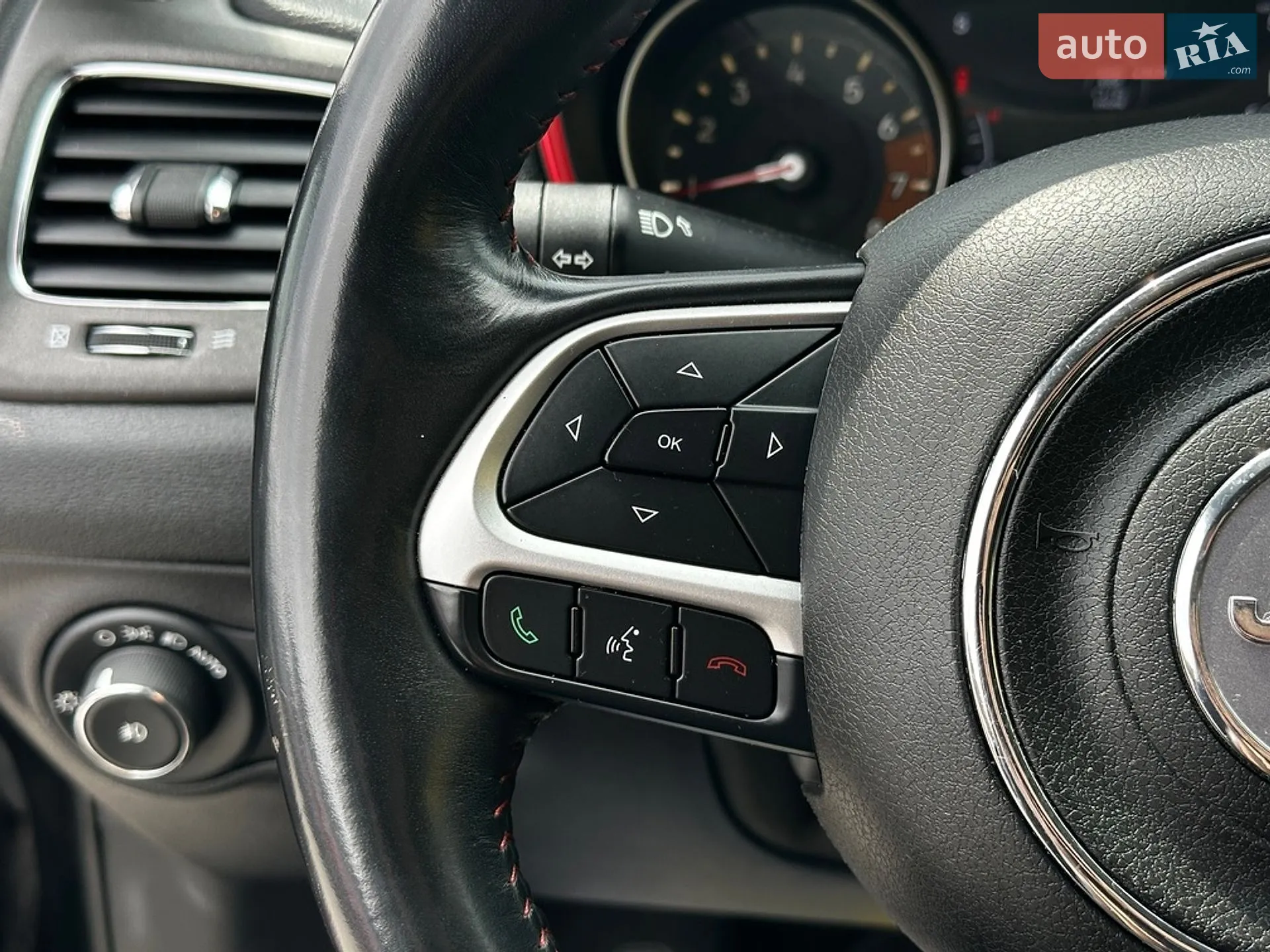 2019 Jeep Compass - мініатюра 17