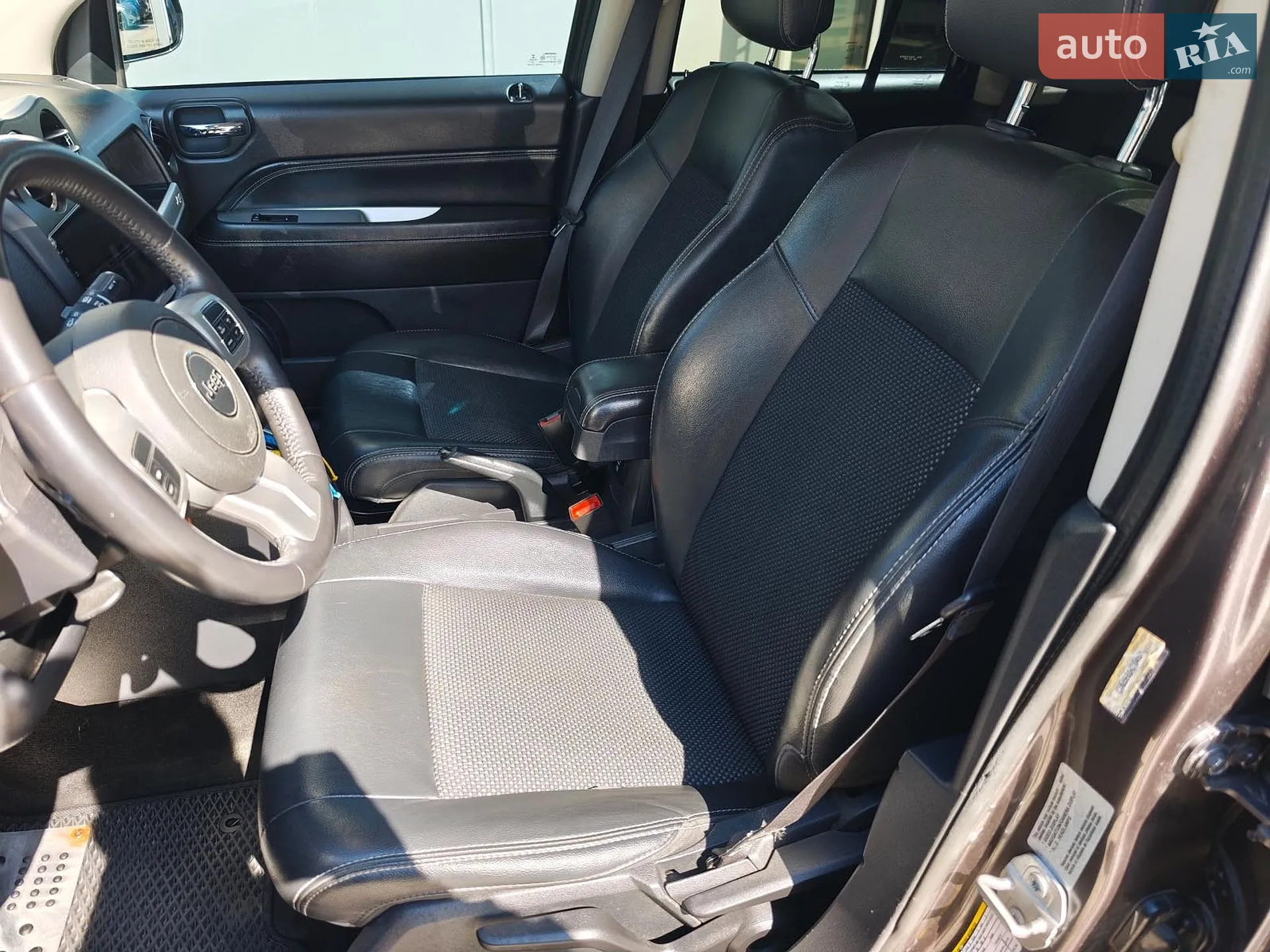 2016 Jeep Compass - мініатюра 19