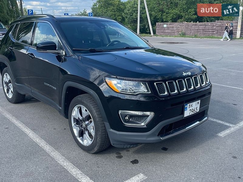 Jeep Compass, photos from the listing