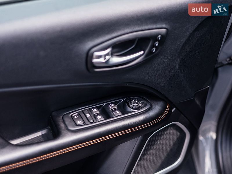 Внедорожник / Кроссовер Jeep Compass 2020 в Ровно