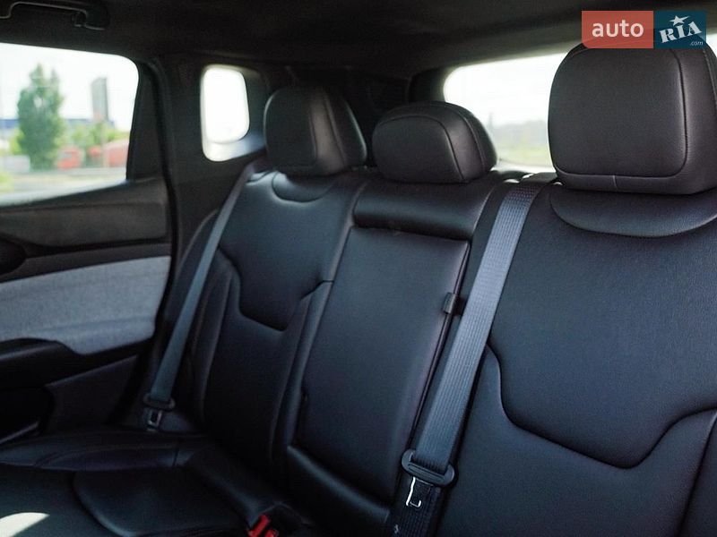 Позашляховик / Кросовер Jeep Compass 2024 в Києві фото 18 Позашляховик / Кросовер Jeep Compass 2024 в Києві