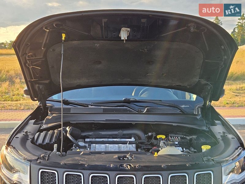 Внедорожник / Кроссовер Jeep Compass 2018 в Киеве