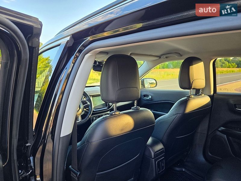 Внедорожник / Кроссовер Jeep Compass 2018 в Киеве